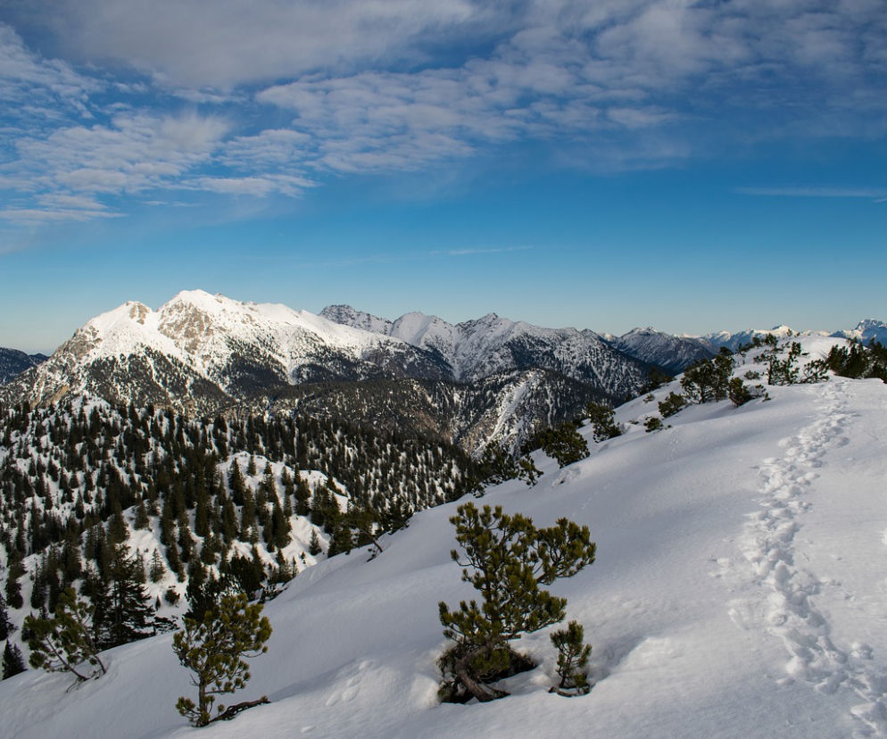 Bieszczady i Beskid Niski: Meteorolodzy ostrzegają przed opadami śniegu!