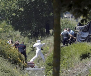 TERRORYSCI ZABIJAJĄ TURYSTÓW W TUNEZJI