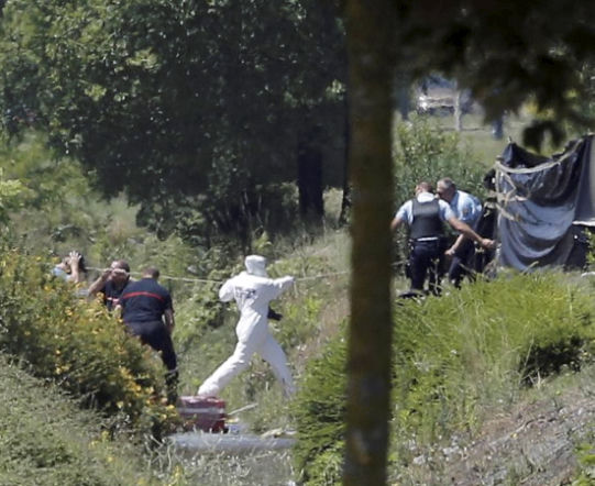 TERRORYSCI ZABIJAJĄ TURYSTÓW W TUNEZJI