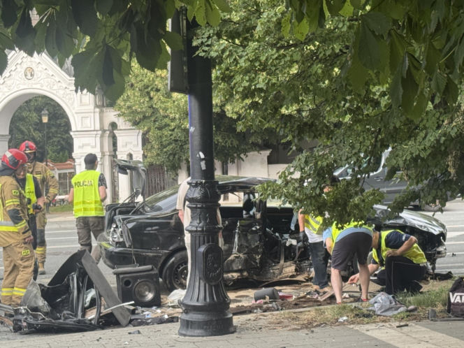 Tragiczny wypadek w Lublinie. Nie żyje pasażerka BMW, siedem osób w szpitalach