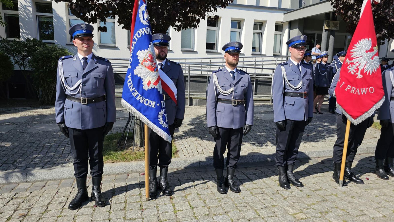 Nadanie sztandaru dla KPP w Świdwinie