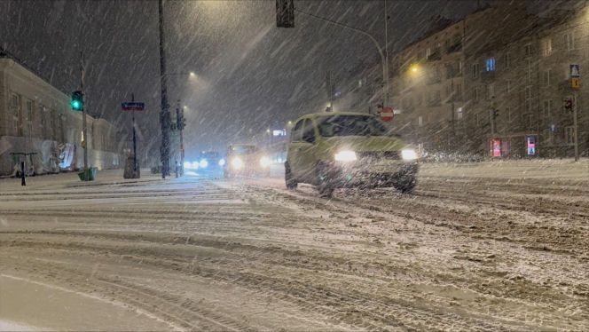 Bez kurtki i zimowych butów na mróz. Nastolatka uciekła, bo pokłóciła się z matką