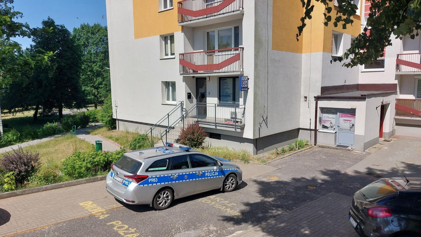 Tragedia w Częstochowie. 68-latek wypadł z balkonu na dziewiątym piętrze