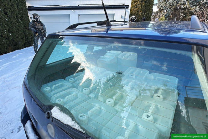 Laboratorium mefedronu w domu w Wawrze