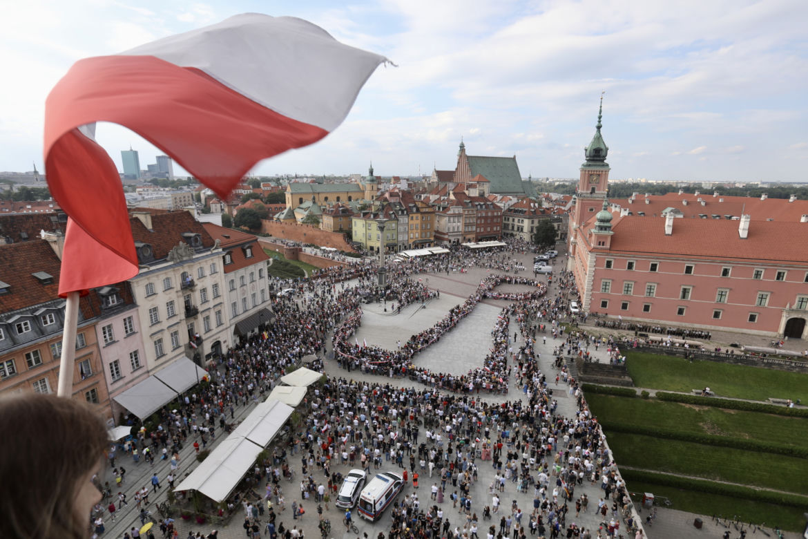 Godzina "W" w Warszawie. Tak mieszkańcy oddali hołd bohaterom z 1944 roku