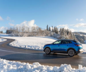 Opel Grandland X Hybrid4 1.6 Turbo A8 300 KM AWD