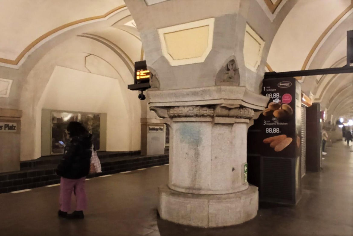 Stacja U-Bahn Heidelberger Platz w Berlinie