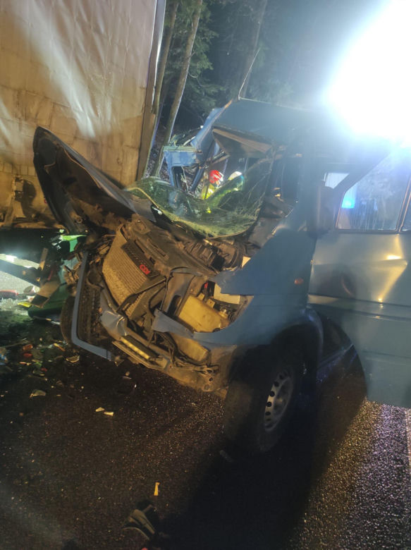 Tragiczny wypadek busa w woj. lubelskim. Jedna osoba nie żyje, jest wielu rannych