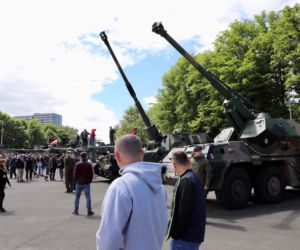 Piknik militarny przed Stadionem Śląskim