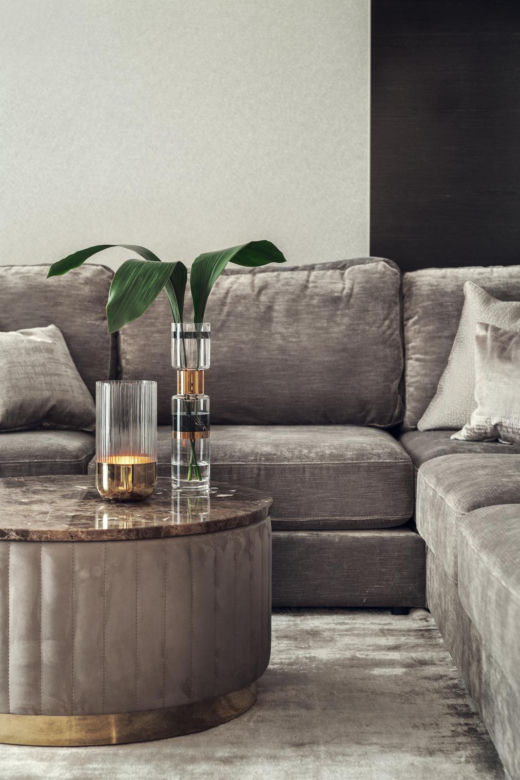 Styl modern classic we wnętrzu. Dyskretny luksus z widokiem na morze
