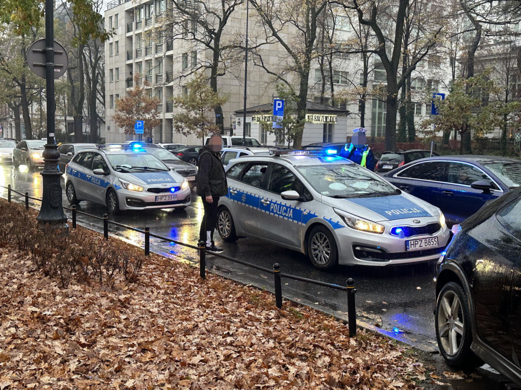 Niecodzienna kolizja w Śródmieściu. Pijana zgłosiła pijanego, oboje zostali zatrzymani