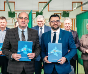 Powiat rzeszowski i łańcucki z porozumieniem o wsparciu w kryzysach. Chodzi o sprzęt, logistykę i ewakuację