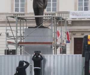 Kaczyński stanął na placu Piłsudskiego