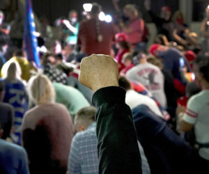 Protestujący zwolennicy prezydenta Donalda Trumpa 