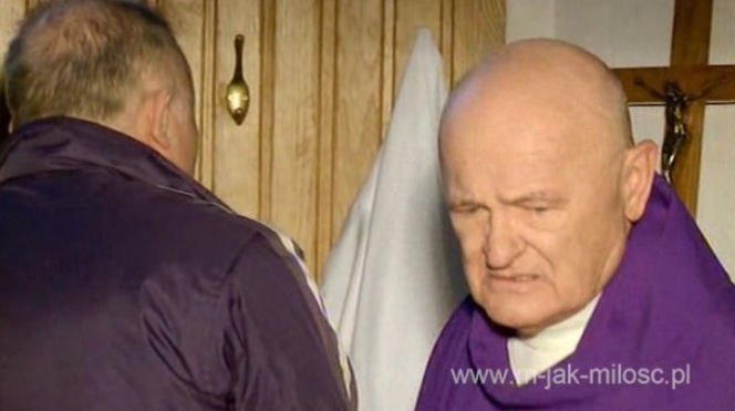 M jak miłość odc. 1145. Rafał (Przemysław Bluszcz), ksiądz (Maciej Damięcki)