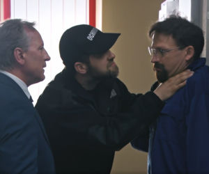 Barwy szczęścia, odc. 2593: Łukasz (Michał Rolnicki), Dolecki (Dariusz Niebudek), ochroniarz (Łukasz Choroń)