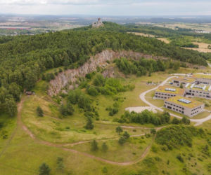 Nowoczesne centrum badawcze w nieczynnym kamieniołomie. Chęciny