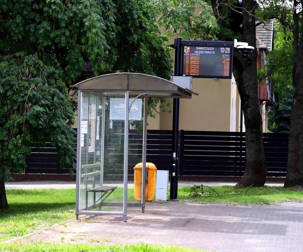 Nowe tablice na przystankach w Lesznie. System przechodzi testy