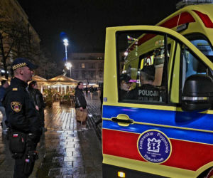 Kobieta pobita i spryskana gazem na rynku w Krakowie. Miała rozerwane ucho