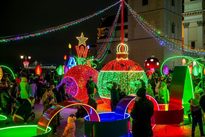 Świąteczna iluminacja 2025/2026 w Warszawie