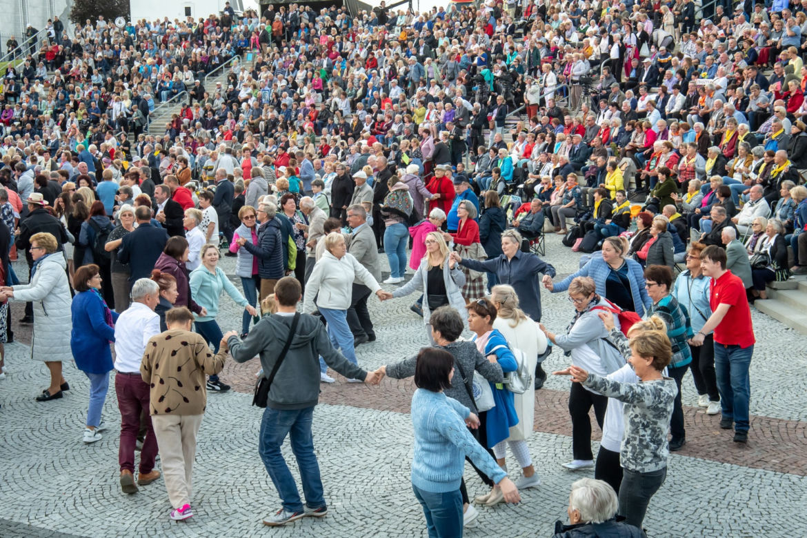 Tak bawili się u Ojca Rydzyka. Bayer Full na 30. urodzinach Radia Maryja