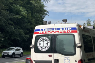 Pomorskie. Dramatyczny wypadek motoroweru. 19- i 27-latek zginęli na miejscu. Uderzyli w drzewo
