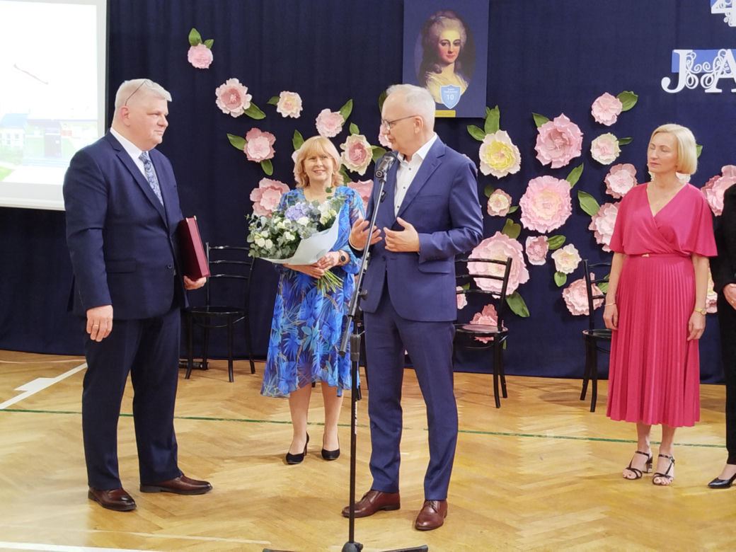 Uroczystość jubileuszowa w siedleckiej "Dziesiątce" była okazją do wspomnień