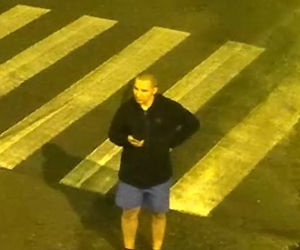 ŁÓDŹ: PODPALILI AUTO, szuka ich policja! Kojarzycie tego mężczyznę?