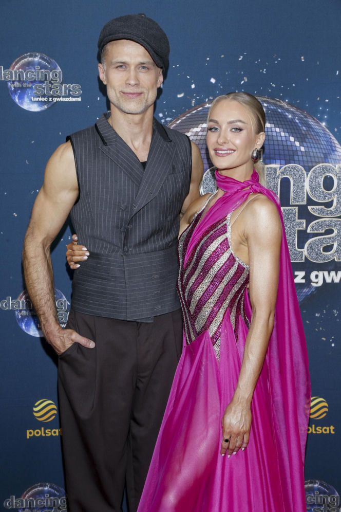 O ich romansie huczało od dawna. Maciej Zakościelny i Sara Janicka są parą? "Praktycznie się nie rozstają"