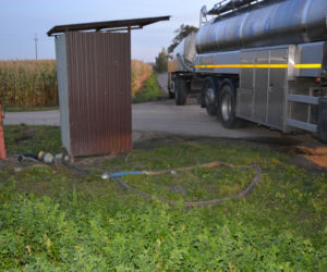 Złodziej wody wpadł na gorącym uczynku. Od miesięcy tankował cysterny z gminnego hydrantu