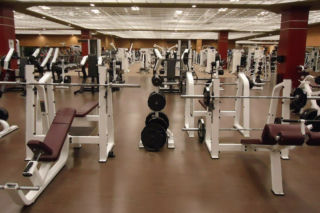 Kiedy otworzą siłownie i baseny? NOWE OBOSTRZENIA 07.04.2021 kiedy zostaną otwarte kluby fitness, siłownie, baseny