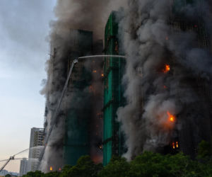 Hongkong/ Co najmniej cztery osoby zginęły w pożarze remontowanych wysokościowców