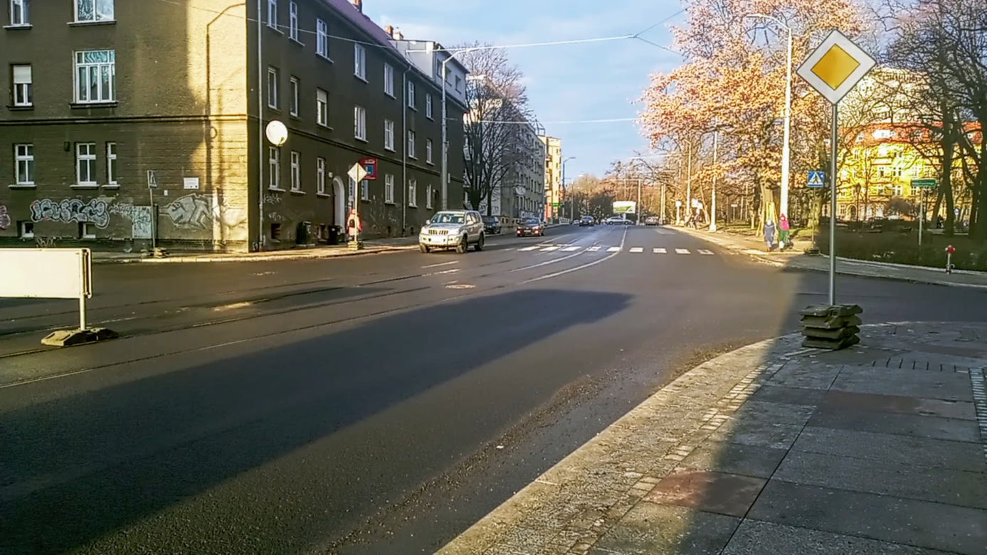 Aleja Wyzwolenia częściowo nieprzejezdna