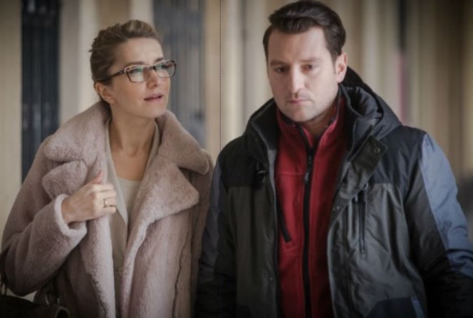 Służby specjalne. Janusz Cerat (Wojciech Zieliński), Joanna (Kamilla Baar)