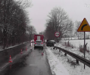 Świerklaniec: Wypadek, a później potrącenie. Ranna kobieta trafiła do szpitala