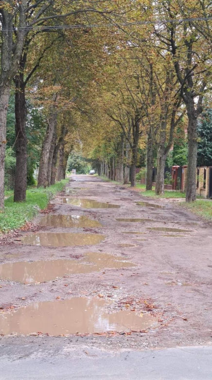 Fatalny stan dróg na Sikawie. Mieszkańcy nie mogą się doczekać remontu