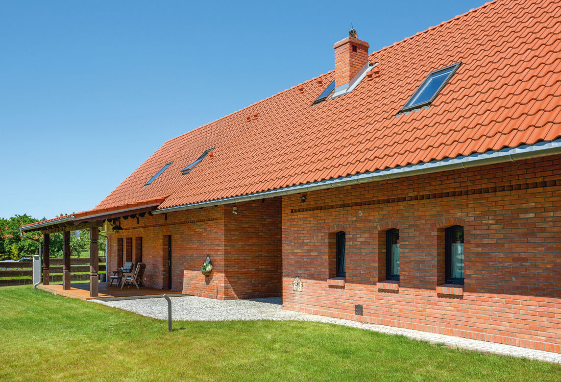 Dach skośny kryty dachówką - na co zwrócić uwagę? 