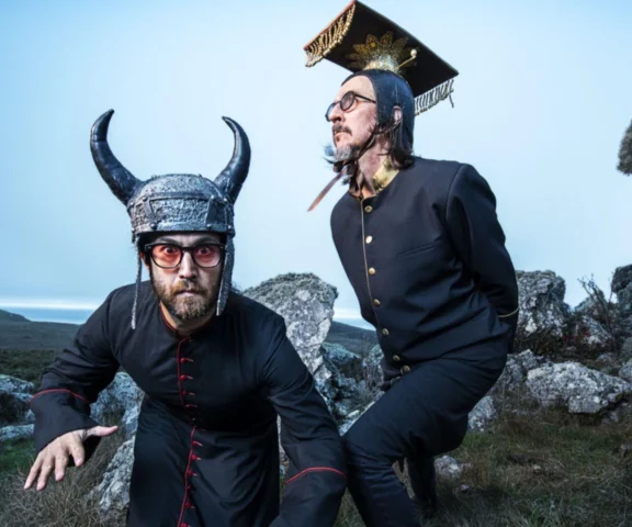 Les Claypool i Sean Ono Lennon wracają z nową płytą. Czas na kontynuację projektu The Claypool Lennon Delirium