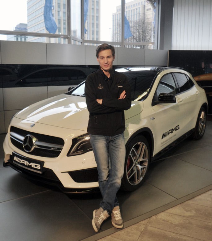 Kamil Stoch w Mercedesie GLA 45 AMG