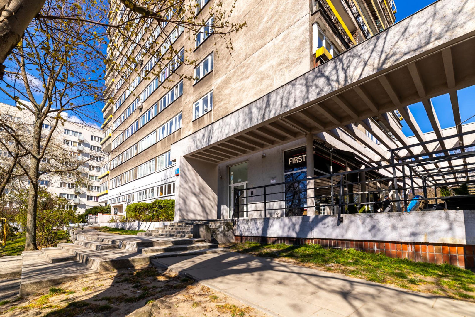 Blok Młotek na Smolnej 8 w Warszawie