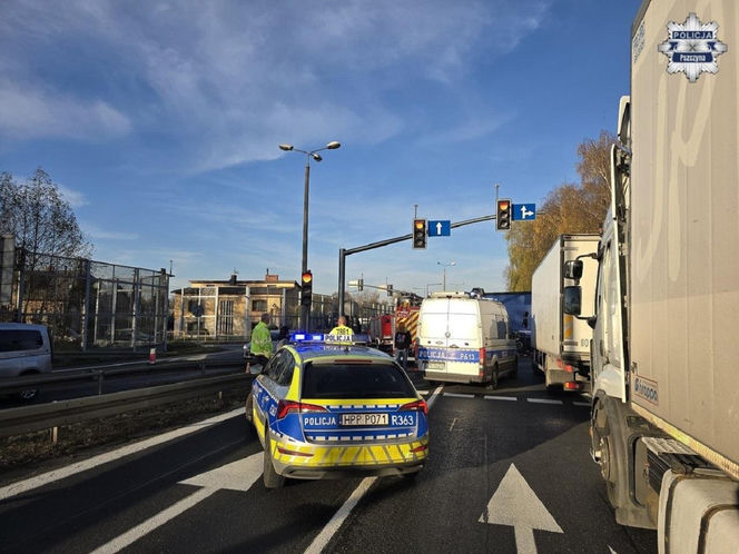 Dramatyczne sceny na DK1 w Pszczynie! 26-letni kierowca w szpitalu po zderzeniu z tirem