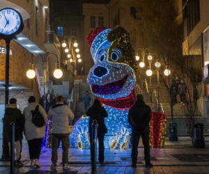 To najbardziej świąteczne miasto w województwie śląskim. Częściowo znajduje się w Małopolsce