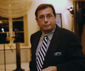 Niegdyś bożyszcze tłumów jako Janek Kos. Tak przez lata zmieniał się legendarny aktor Janusz Gajos