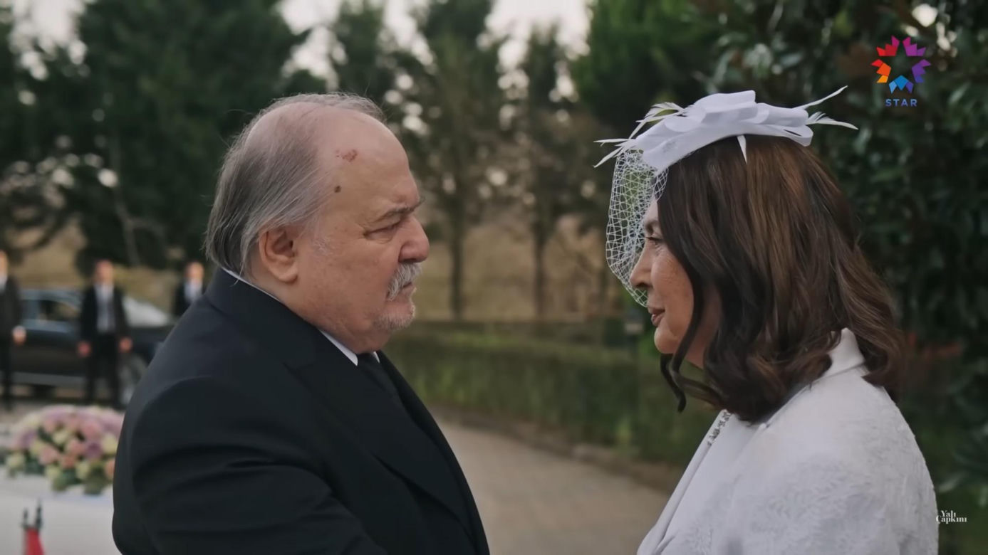 Ślub Halisa i Hatice w serialu "Złoty chłopak"