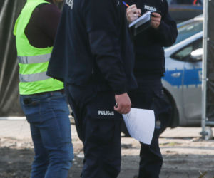 Ściana zawaliła się na kiosk
