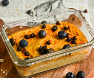 Pieczona owsianka marchewkowa jak wilgotne ciasto – robisz raz, jesz przez 2 dni i ciągle jest dobra