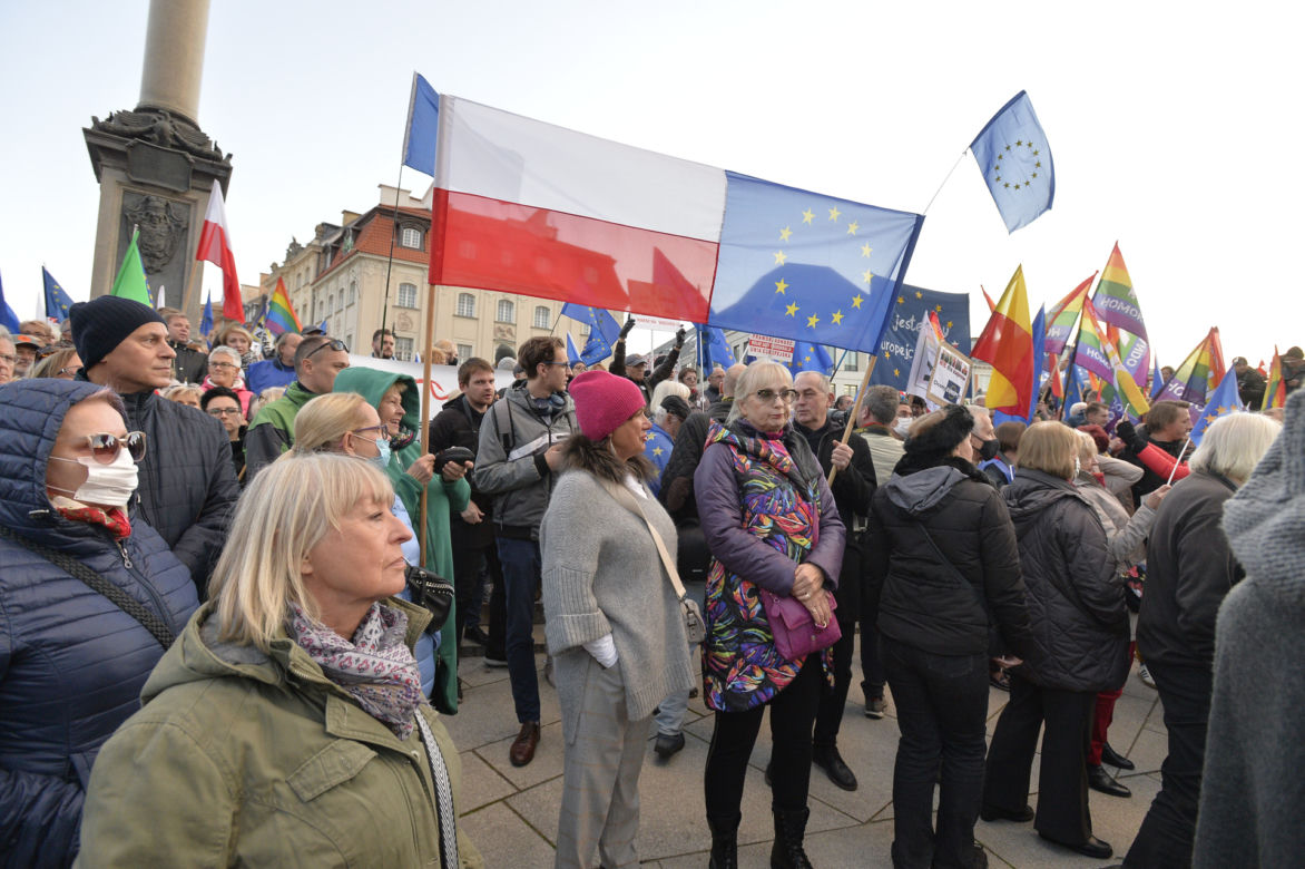 Ogromny protest w Warszawie. Tłumy ruszyły ulicami miasta, nie obyło się bez incydentów.