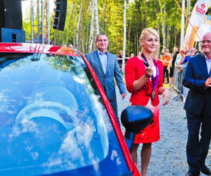 Karolina Naja i jej nowy Fiat 500
