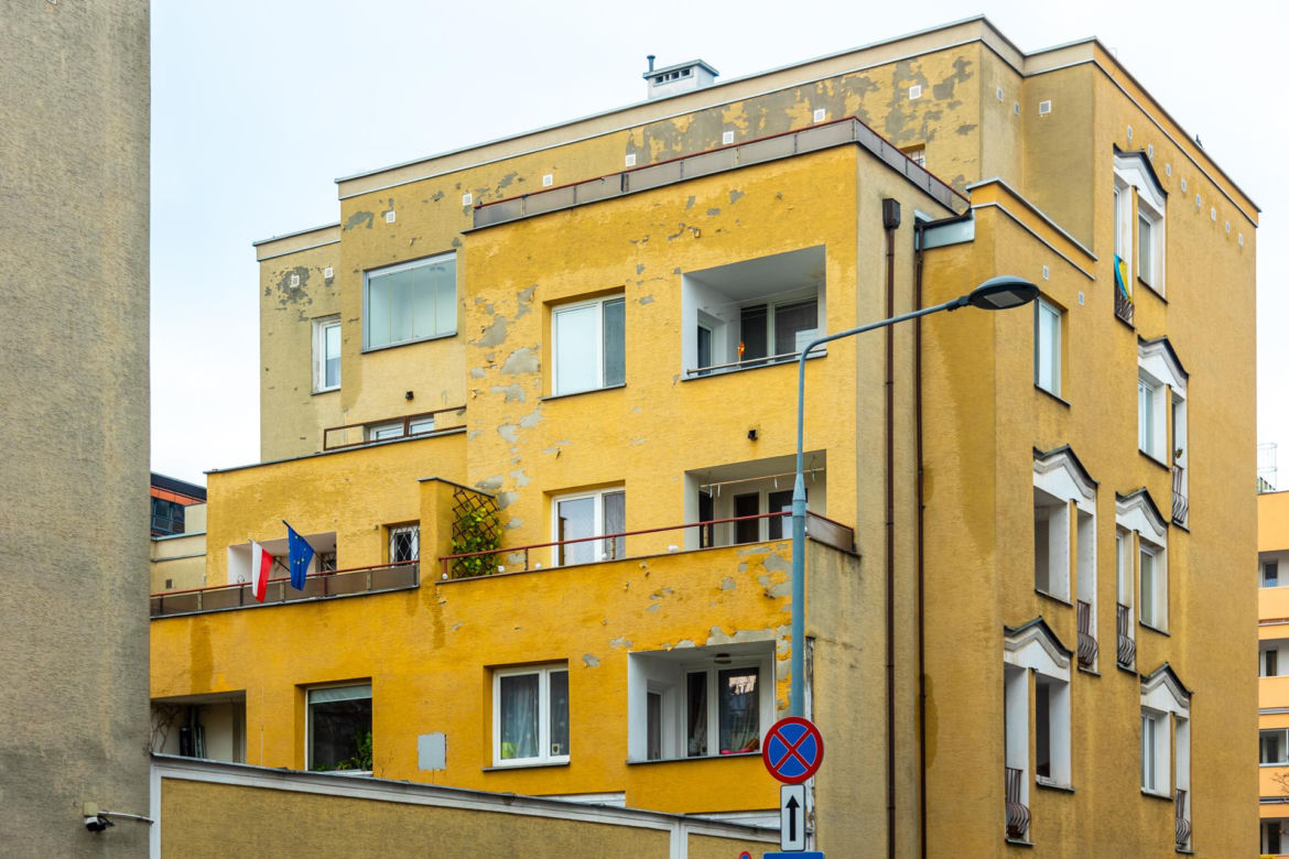 Blok na Madalińskiego 55 w Warszawie