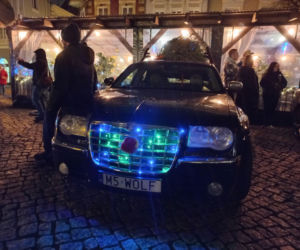 Świąteczny Zlot Amerykańskich Samochodów na Rynku w Lesznie